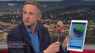 Simon Pierro zaubert mit dem Tablet