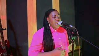 Yesu kombo nayo mokangoli by Phalonne On'oloke