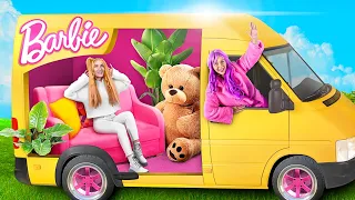 Hoe Maak je een Barbiehuis in een Auto? 24 Uur in een Auto Leven Challenge!