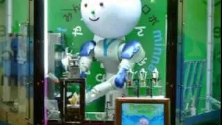 Yaskawa-kun Robot Sells Ice Cream In Japan （やすかわくんのソフトクリーム屋さん）