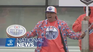 NHL fans are cheering on their teams despite no in-person attendance during playoffs | APTN News