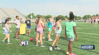 'It's beautiful to watch': Andover Central seniors plan field day for Prairie Creek students