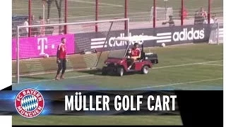 Funny Thomas Müller drives a golf cart