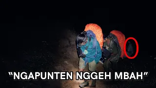 Menggunakan Atribut Serba Hijau Untuk Mengundang Pengguni (Gunung Lawu #1)