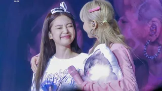 เวลาเธอยิ้ม #Blackpink Jennie × Lisa #JenLisa