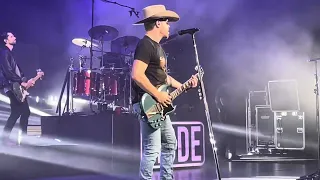 Dustin Lynch - Hell Of A Night (Live) - Premier Theater at Foxwoods, Ledyard, CT - 10/14/23