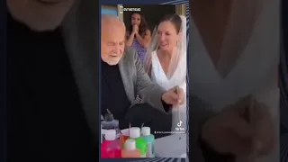 SU PADRE CON ALZHEIMER LA RECONOCE EL DIA DE SU BODA #EsViral #vídeoviral #boda #alzheimer