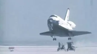 Shuttle landing on lakebed at Edwards Air Force Base