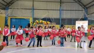 Apresentação Cuida de mim - Angélica 1°, 2° e 3° ano Escola Lorette Chiapetta