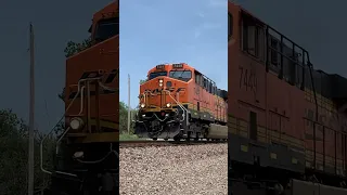 BNSF Z train w/ H3 Dash 9 heading west!! #bnsf #bnsfrailway #train