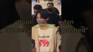 taehyung's reaction when guard pushed a fan 😭