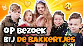 OP BEZOEK BIJ DE BAKKERTJES 💛🤘🏻 - Broer en Zus TV #425