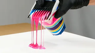 Abstract pour Painting with a Hair Comb