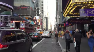 AIR HORN ALERT - MIGHTY FDNY RESCUE 1 RESPONDING WITH "Q" & AIR HORN IN TIMES SQUARE, MANHATTAN.