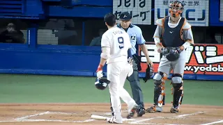 【3試合連続死球で流石にキレた】塩見泰隆、大城卓三を何度も睨み文句を言う