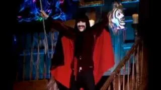 Kasabian - Vlad the Impaler feat. Noel Fielding at the NME Awards 2010