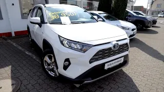 E-Automobile Toyota RAV4 2.5 Hybrid Team Deutschland SUV Review