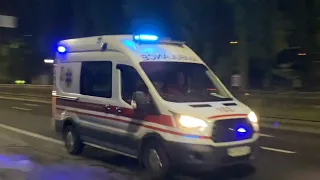 AMBULANCE RESPONDING WITH CODE2