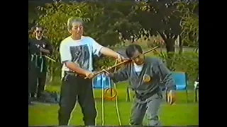 Masaaki Hatsumi uses Kyoketsu Shoge (Taikai 1992) Inglaterra England