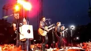 Bon Jovi - Bells of Freedom (acoustic / Munich 2011)