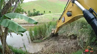 GALEGO CAPIXABA como entrar no brejo (LAGOA) com escavadeira hidráulica sem madeira😱😱😱