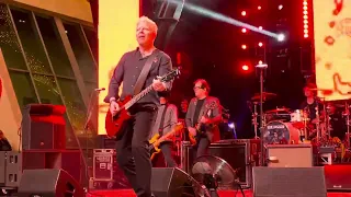 “The Kids Aren’t Alright” by The Offspring live on Fremont Street, Las Vegas