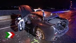 Unfall auf der Rheinkniebrücke in Düsseldorf - Ferrari-Fahrer auf der Gegenfahrbahn überrollt