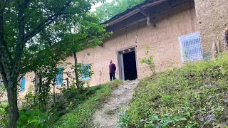 陝南一60歲大叔獨居深山，無兒無女一生未娶，靠種地維持生活