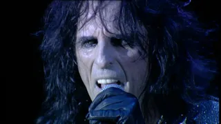 Alice Cooper - Take It Like A Woman (Alice Cam) (Live At The Hammersmith Apollo, London 2000)