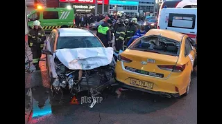 Два водителя погибли в ДТП на улице Орджоникидзе в Москве