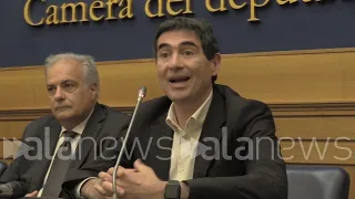 Europee, AVS presenta la candidatura di Ilaria Salis col padre Roberto: "Gesto costituzionale"