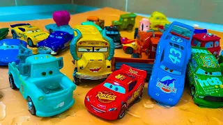 Looking For Lightning McQueen: Chick Hicks, Cruz Ramirez, Jackson Storm cars toy