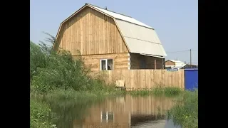 В пригороде Улан-Удэ спасительная дамба мешает воде уходить из огородов