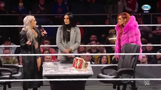 Firma de Contrato entre Becky Lynch y Liv Morgan Campeonato Femenino Raw -WWE Raw 29/11/2021 Español