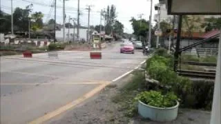 Taling Chan station level crossing, Bangkok, Thailand