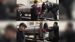 1000TONS HYDRAULIC CYLINDER SCREWING THE FLANGE TO THE SLEEVE#youtube#like#hydraulicpress#torna#cnc