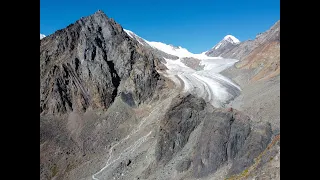 Горный Алтай. Долина Актру. Ледник Большой Актру. Голубое озеро