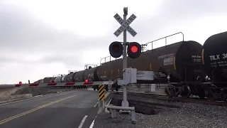 BNSF 7498 Manifest Train South, N. Davis Rd. Railroad Crossing, Stockton CA