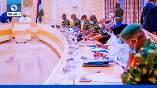 President Buhari Meets Service Chiefs On National Security
