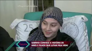 Internada para tratamento de câncer, mãe se emociona ao reencontrar filho