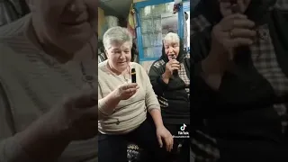 украинские бабки парят курят электронные сигареты в первый раз