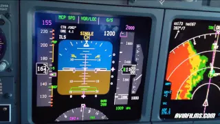 Boeing 737 cockpit instrument approach landing