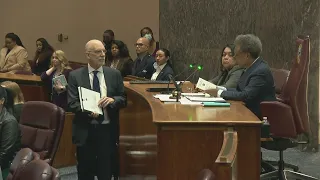 Controversial vote as Chicago City Council looks to declare independence from mayor