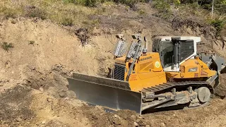 LIEBHERR 746 Dozer ile yol tamiri #liebherr #bulldozer #dozer #işmakinaları #komatsu #keşfet