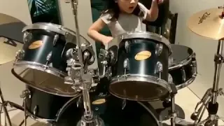 Zia Dantes the little Drummer