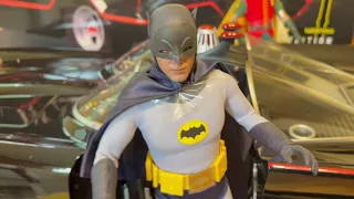 PimpMyBatmobile! Quick Unboxing of JazzInc Dioramas 1:6 1966 Batmobile