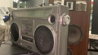 Hitachi boombox TRK 8001 A￼￼U