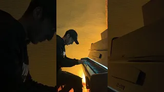 I play the theme from The Last Of Us(Piano cover)
