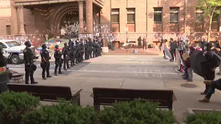 Rochester police line moves protesters away from City Hall entrance — September 16, 2020