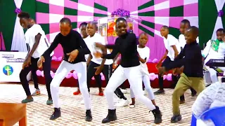 Bahati & DK Kwenye Beat_-_FANYA MAMBO (Official Dance Video)